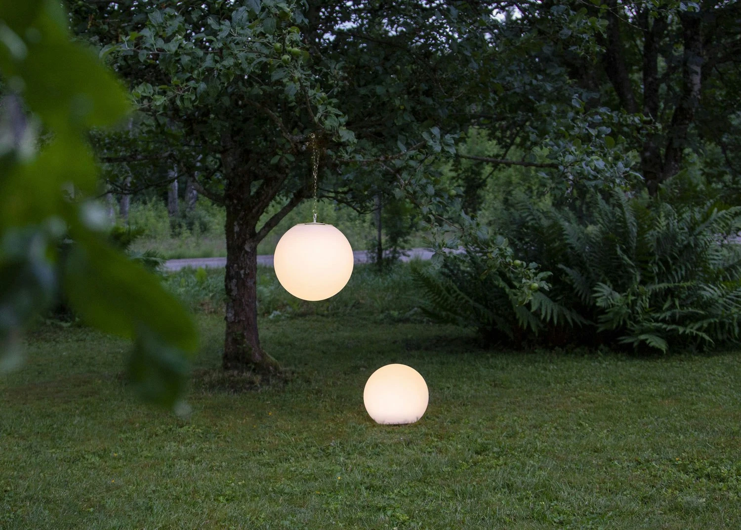 Star Trading Globy Solar Cell Globe 25 Cm, White 4 Star Trading Globy Solar Cell Globe 25 Cm, White - Image 2