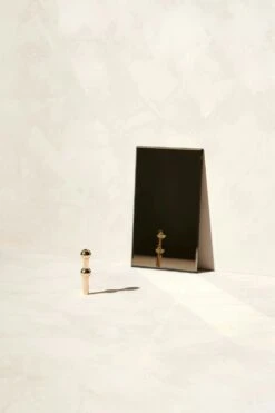 Nagel Vase, Brass -Gubi Furni Sales stoff nagel vase 20