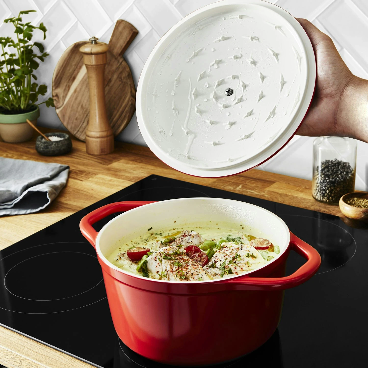 Tefal Air Oval Pot Red, 4,7 L/24 Cm 6 Tefal Air Oval Pot Red, 4,7 L/24 Cm - Image 4