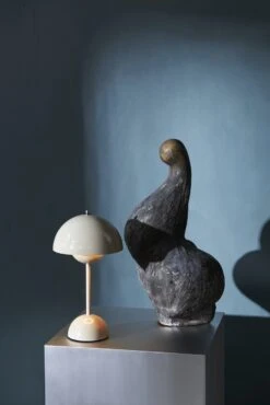 &Tradition Flowerpot VP9 Table Lamp Portable With Magnetic Charger Cable, Grey Beige -Gubi Furni Sales tradition flowerpot vp9 27