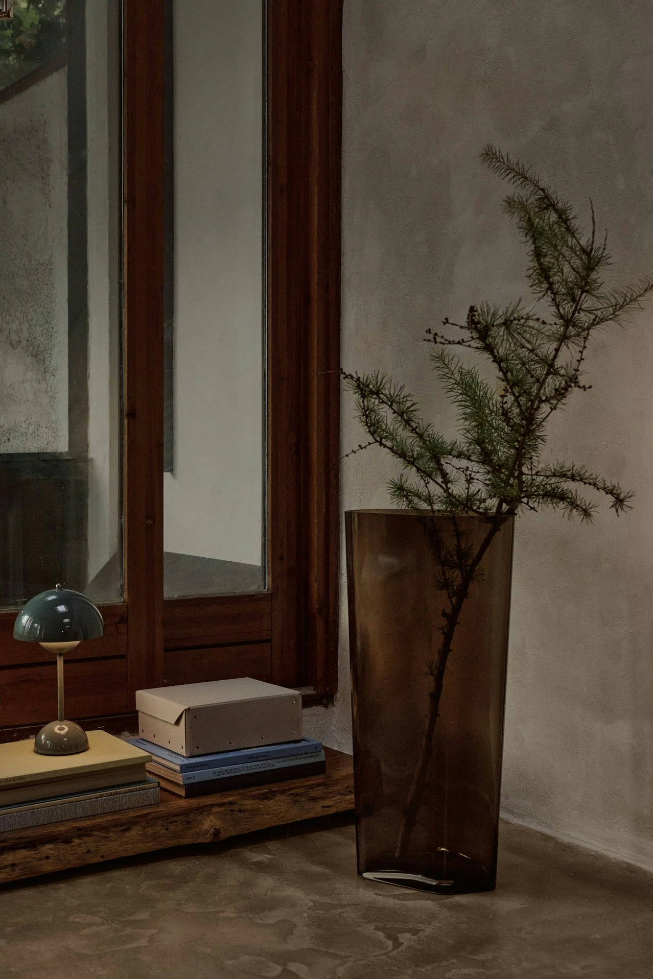 &Tradition Flowerpot VP9 Table Lamp Portable With Magnetic Charger Cable, Stone Blue 6 &Tradition Flowerpot VP9 Table Lamp Portable With Magnetic Charger Cable, Stone Blue - Image 4