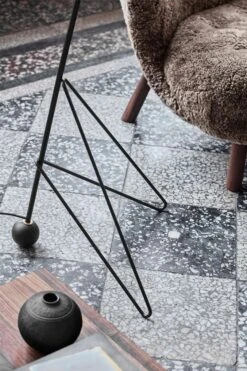 &Tradition Little Petra Lounge Chair Vb1, Oiled Walnut / Sheepskin Sahara -Gubi Furni Sales tradition little petra lounge chair vb1 oiled walnut 18