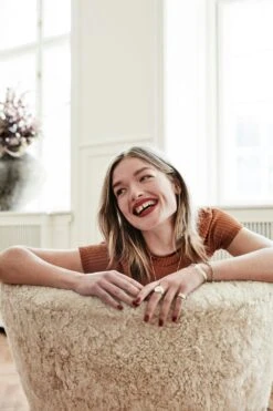 &Tradition Little Petra VB1, Lounge Chair Set, Walnut / Sheepskin Moonlight -Gubi Furni Sales tradition little petra vb1 lounge chair set 10