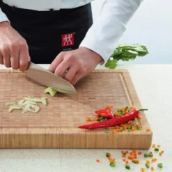 Zwilling Twin Bamboo Cutting Board 36x25,5x3 Cm 9 Zwilling Twin Bamboo Cutting Board 36x25,5x3 Cm -Gubi Furni Sales zwilling twin bamboo cutting board 1